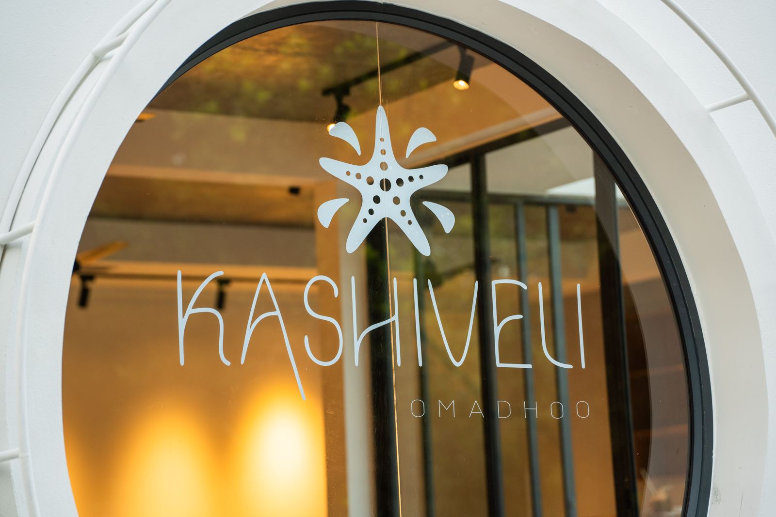 Kashiveli restaurant window